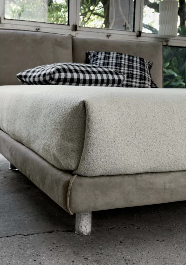 Letto Ehos Veneran GABER reverso 29 particolare angolo Letto Ehos Veneran GABER reverso 29 particolare angolo