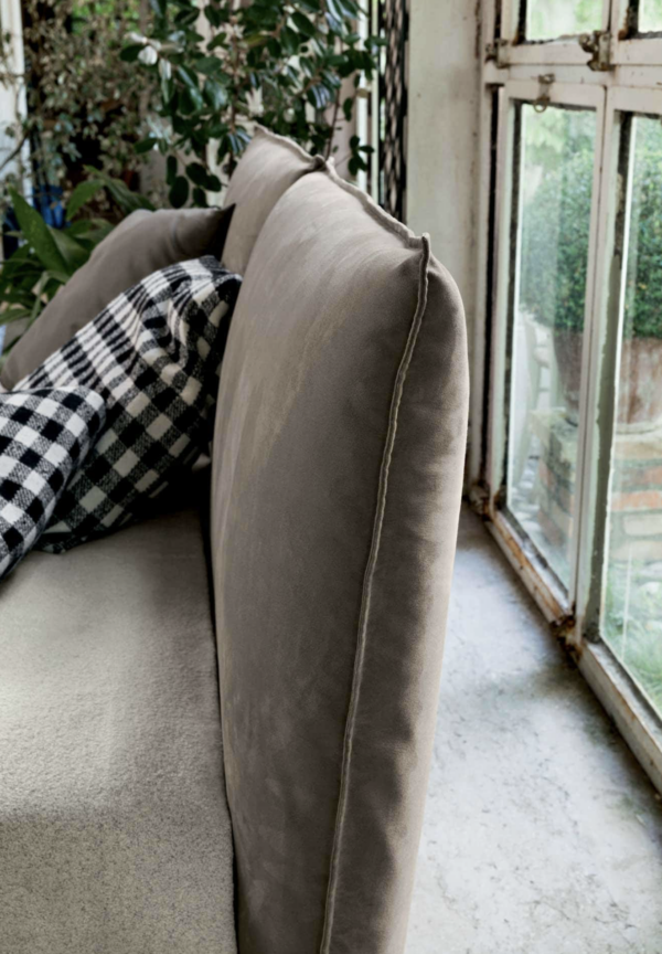 Letto Ehos Veneran GABER reverso 29 particolare testiera bordino Letto Ehos Veneran GABER reverso 29 particolare testiera bordino