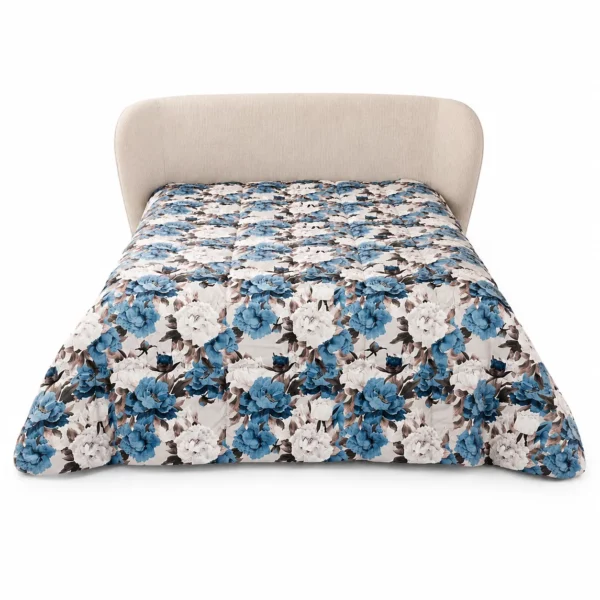 rapunta Bellapiuma Floreale Blu Polvere DaunenStep 270x260 letto sfondo bianco_risultato Tessili DaunenStep - Trapunta Bellapiuma Floreale Blu Polvere